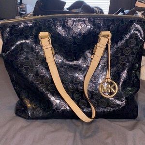 Black leather Michael kors purse
